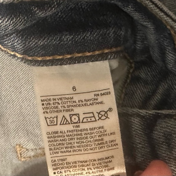 Old Navy Jeans for women - Picture 4 of 4